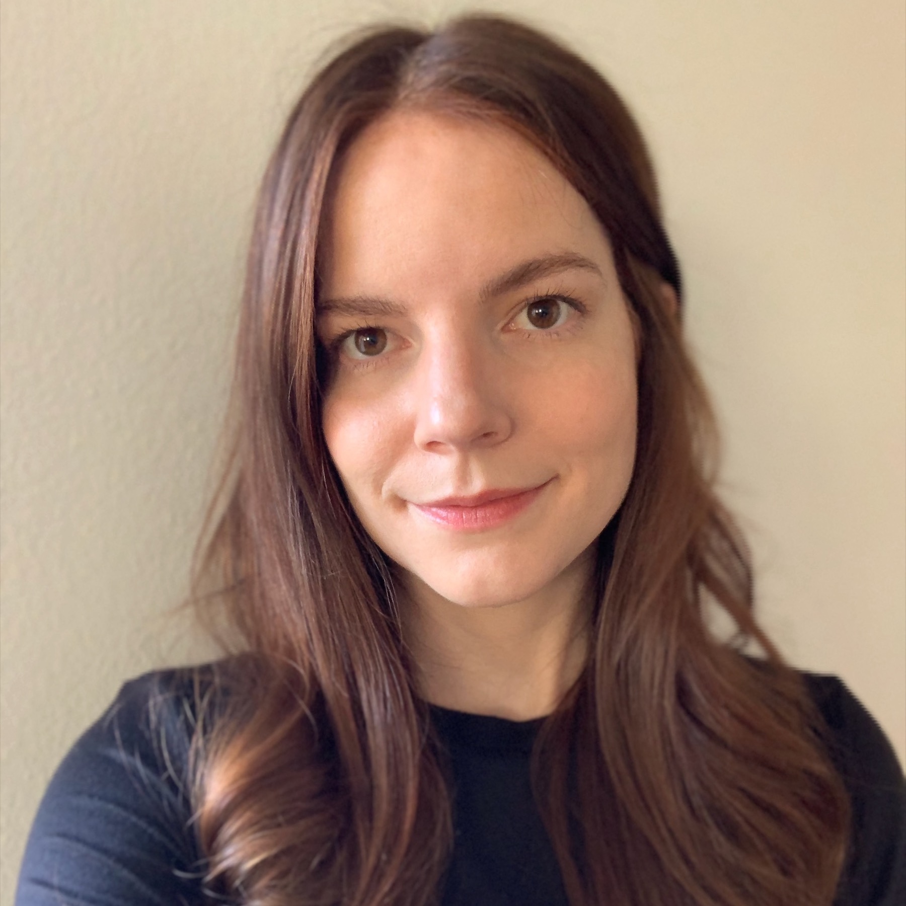 headshot of Erin Holmes